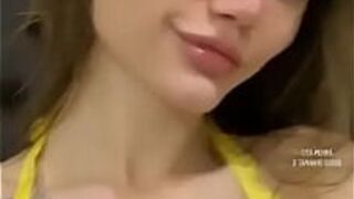 кешью показывает грудь - порно видео