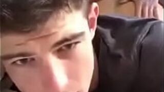 Мужчина и молодой - порно видео