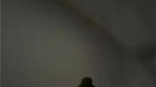 Азиатская массажистка быстро дрочит - порно видео