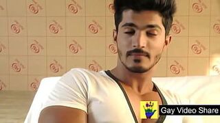 Индийский горячий мужчина - порно видео